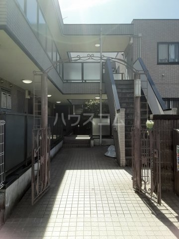 20/30 エントランス