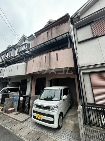 22/27 駐車場
