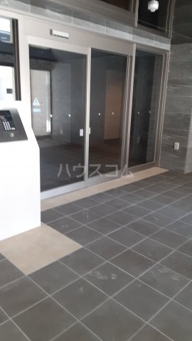 26/30 エントランス