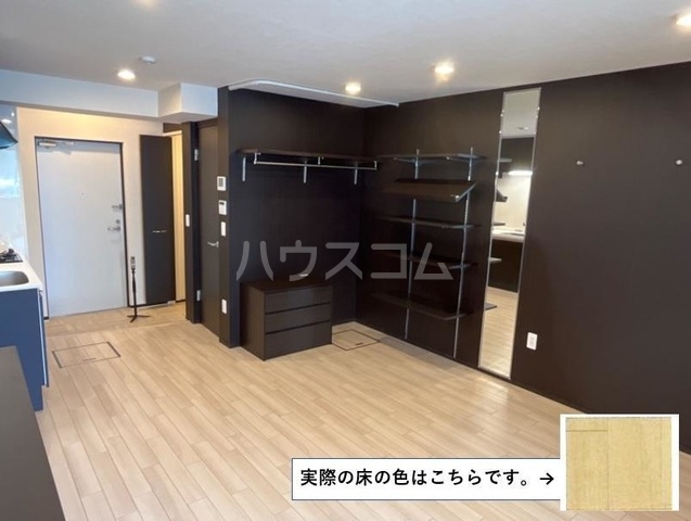 24/30 エントランス