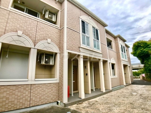 25/29 エントランス