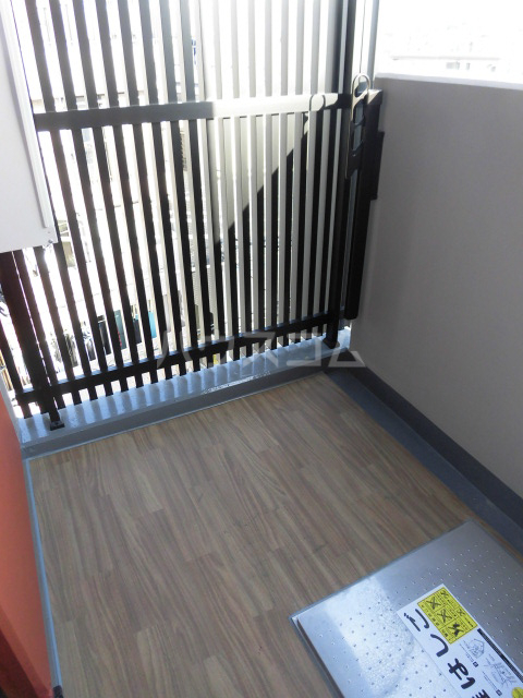 15/28 バルコニー