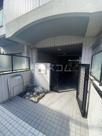 23/30 エントランス