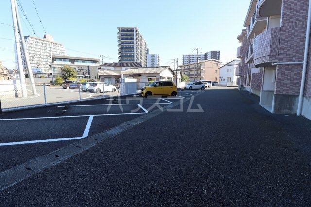 16/22 駐車場