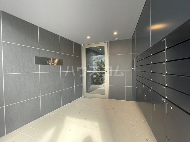 21/30 エントランス