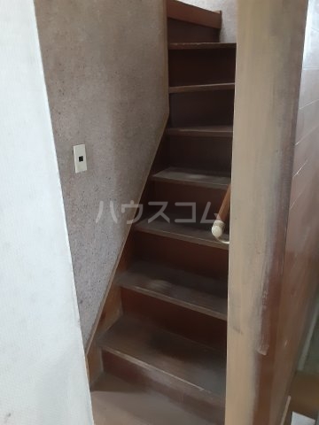 13/18 エントランス