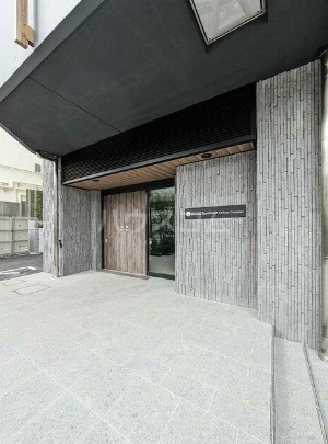 15/18 エントランス