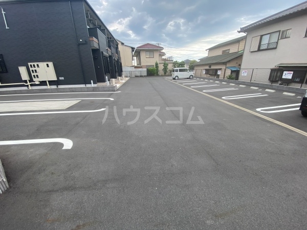 2/5 駐車場