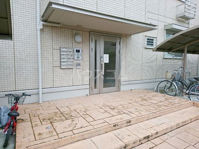 19/21 エントランス