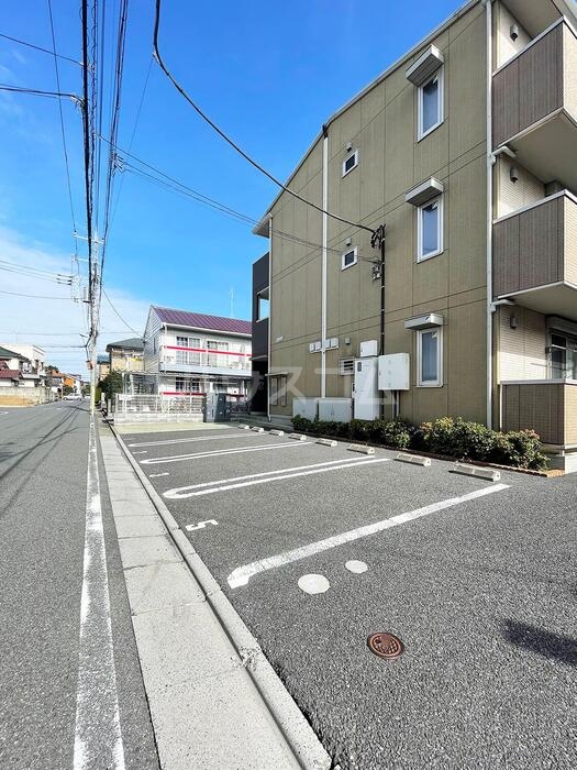 16/25 駐車場