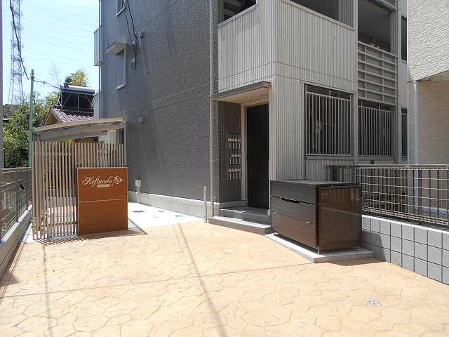 22/30 エントランス