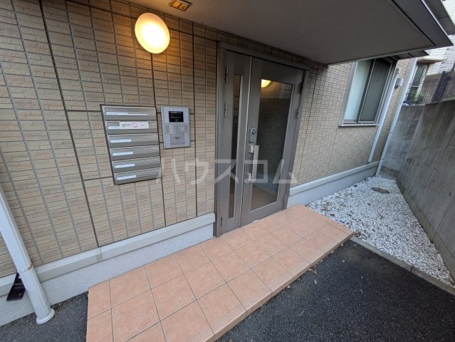 2/4 エントランス