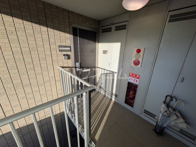 3/4 エントランス