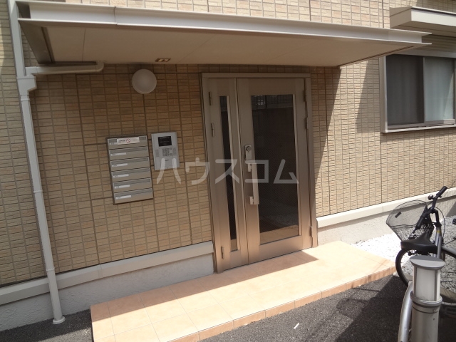 22/23 エントランス