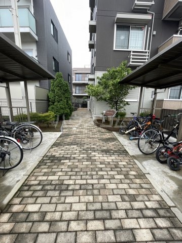 26/30 エントランス