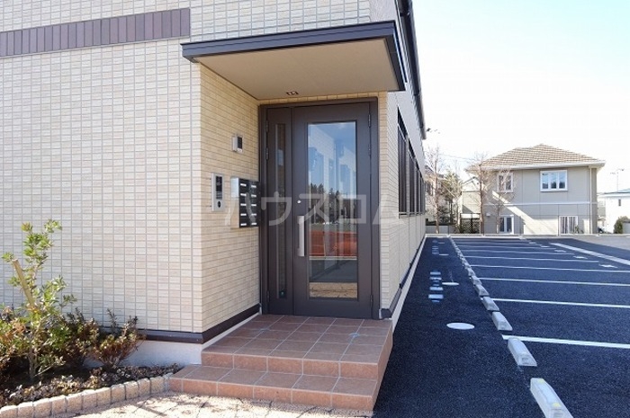 14/19 エントランス