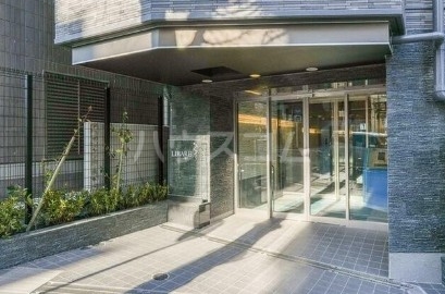 16/17 エントランス