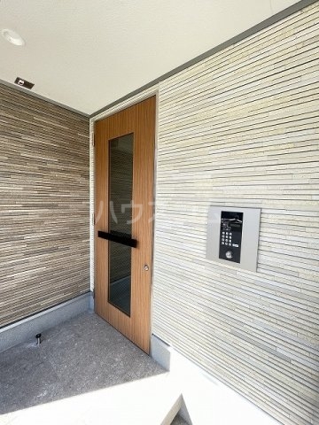 18/28 エントランス