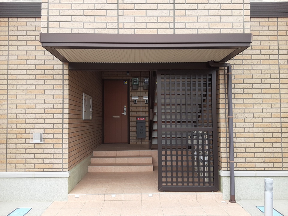 21/27 エントランス