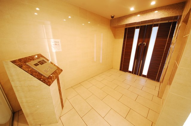 16/22 エントランス