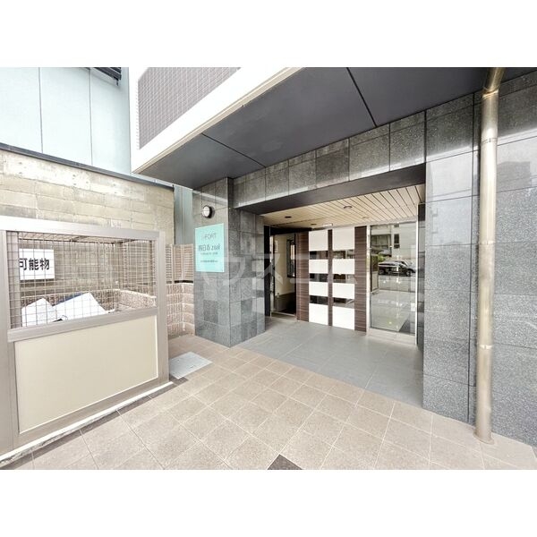 14/23 エントランス