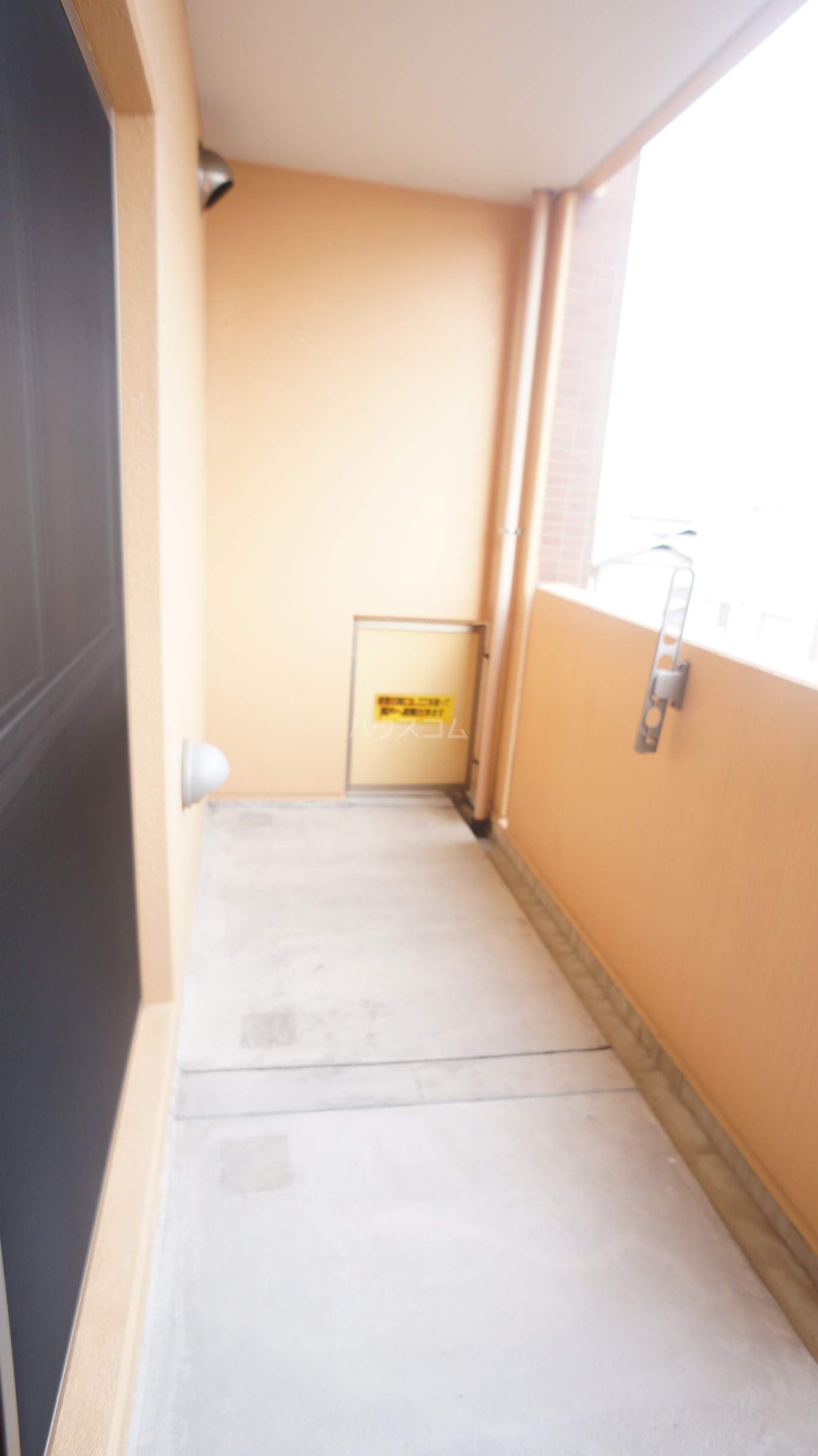 13/18 バルコニー