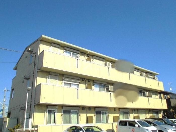 ロイヤルヒル三郷の外観