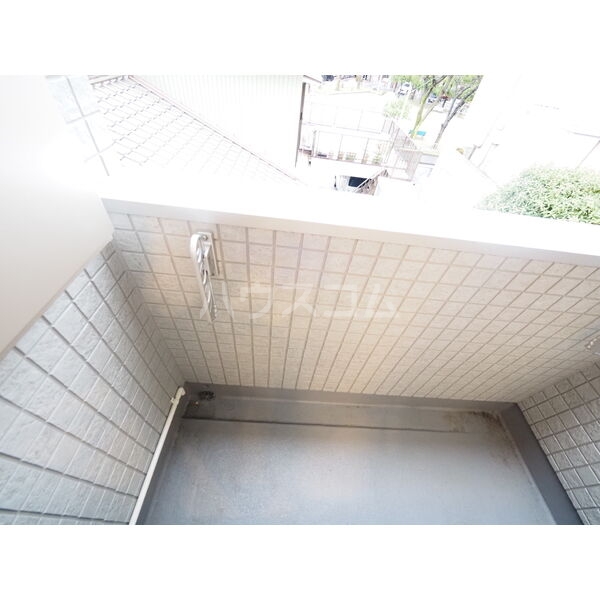 13/18 バルコニー