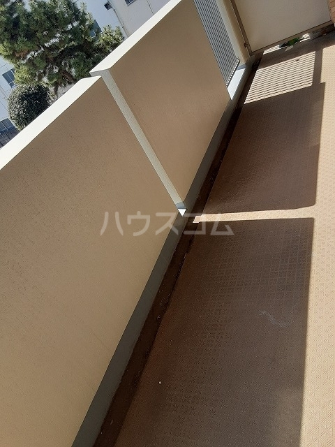18/28 バルコニー