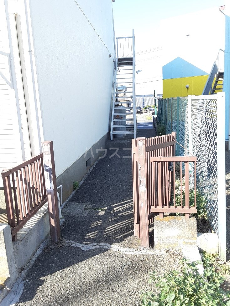 26/28 エントランス