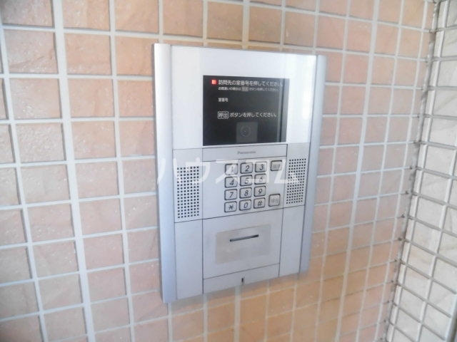 16/26 エントランス