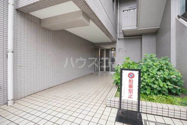 15/23 エントランス