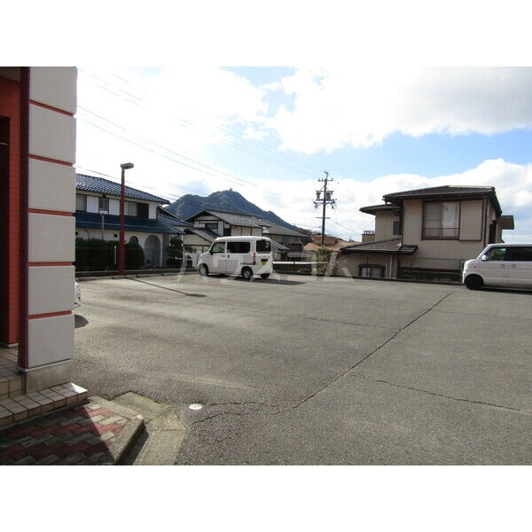 16/17 駐車場