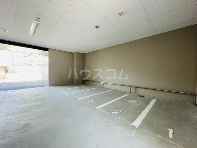 25/30 駐車場