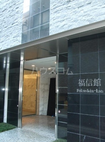 17/26 エントランス