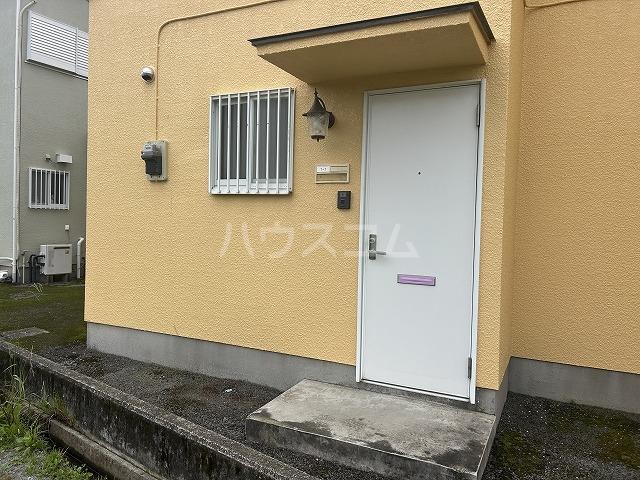22/23 エントランス