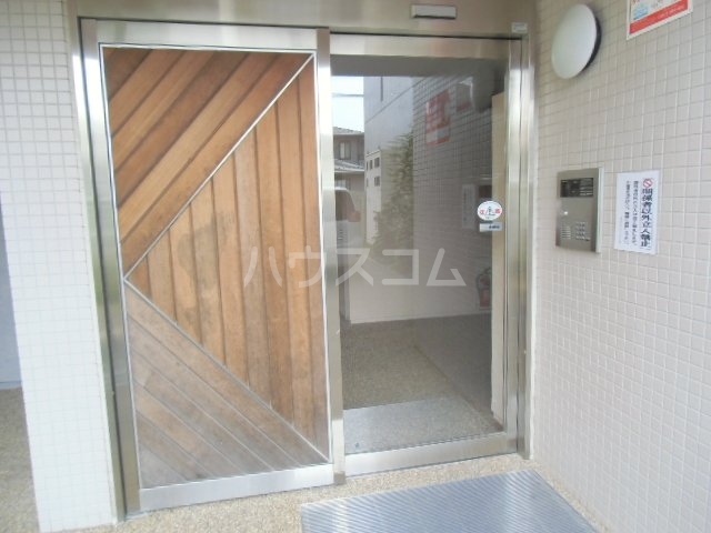 18/24 エントランス