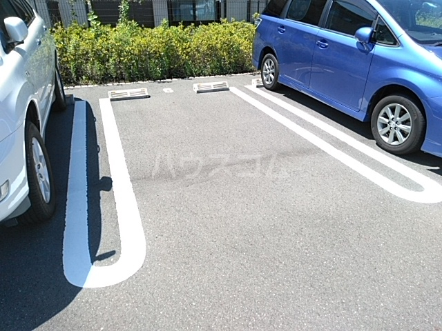 25/30 駐車場