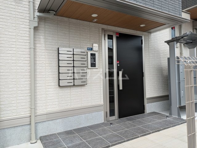 2/5 エントランス