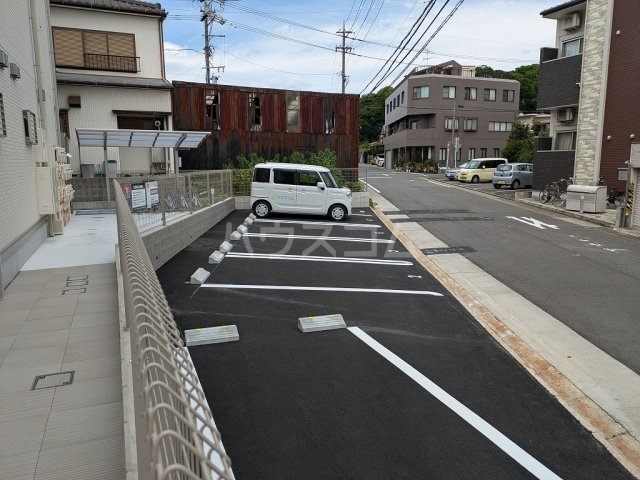28/30 駐車場