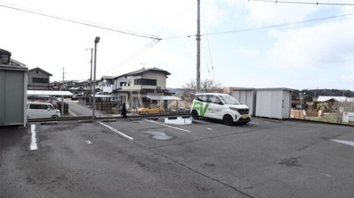 17/18 駐車場