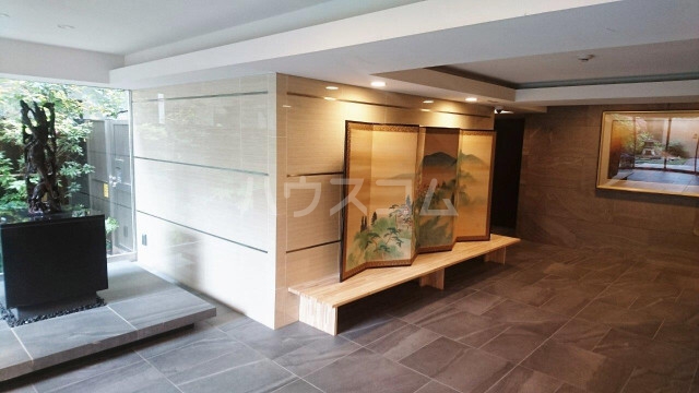 15/21 エントランス