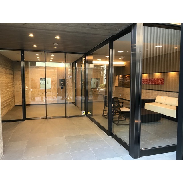 17/20 エントランス