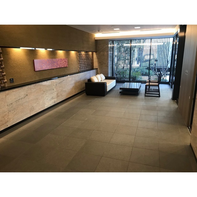 18/20 エントランス