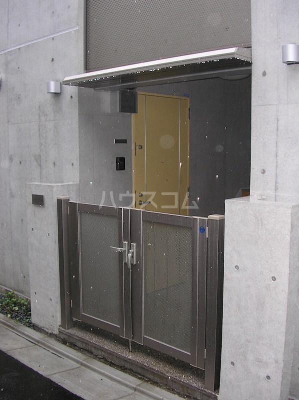 17/19 エントランス