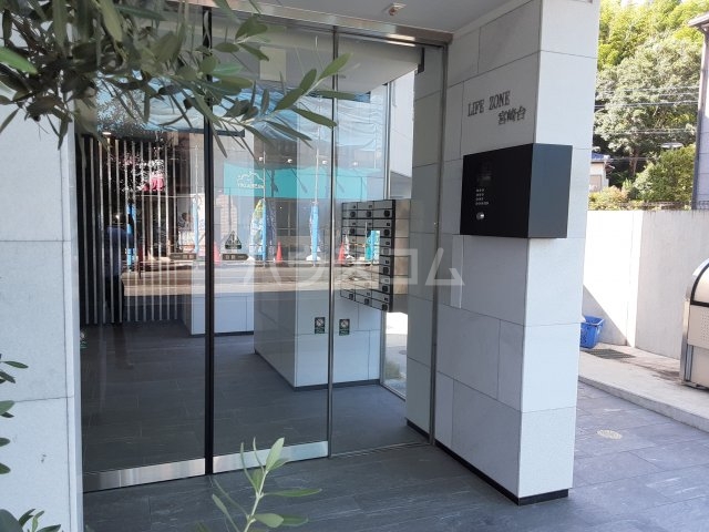 18/29 エントランス