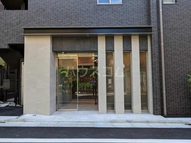 21/25 エントランス