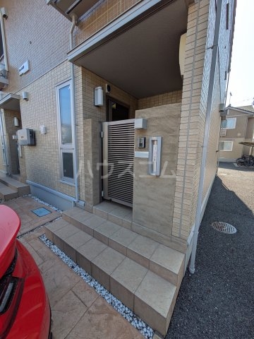 28/30 エントランス