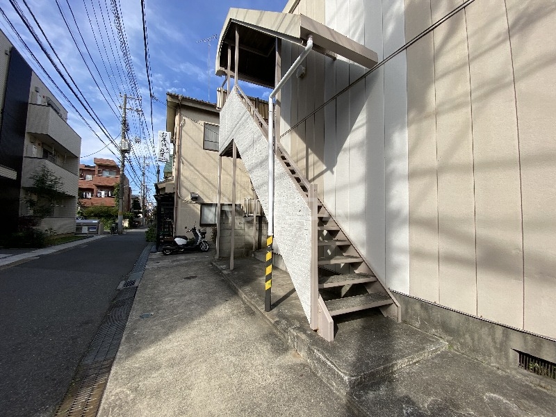 28/30 エントランス