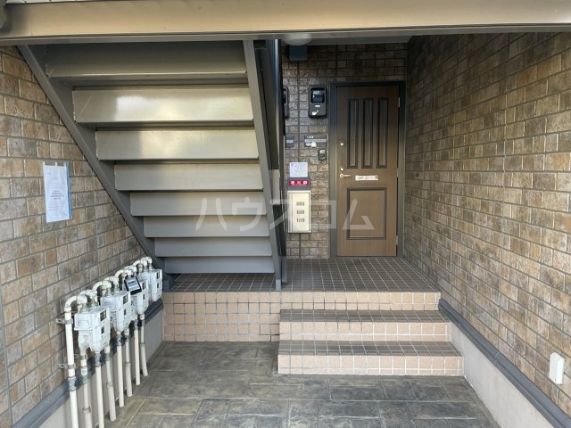 20/30 エントランス